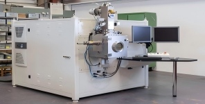 Electron beam welding and lithography equipment using CeB₆ cathode